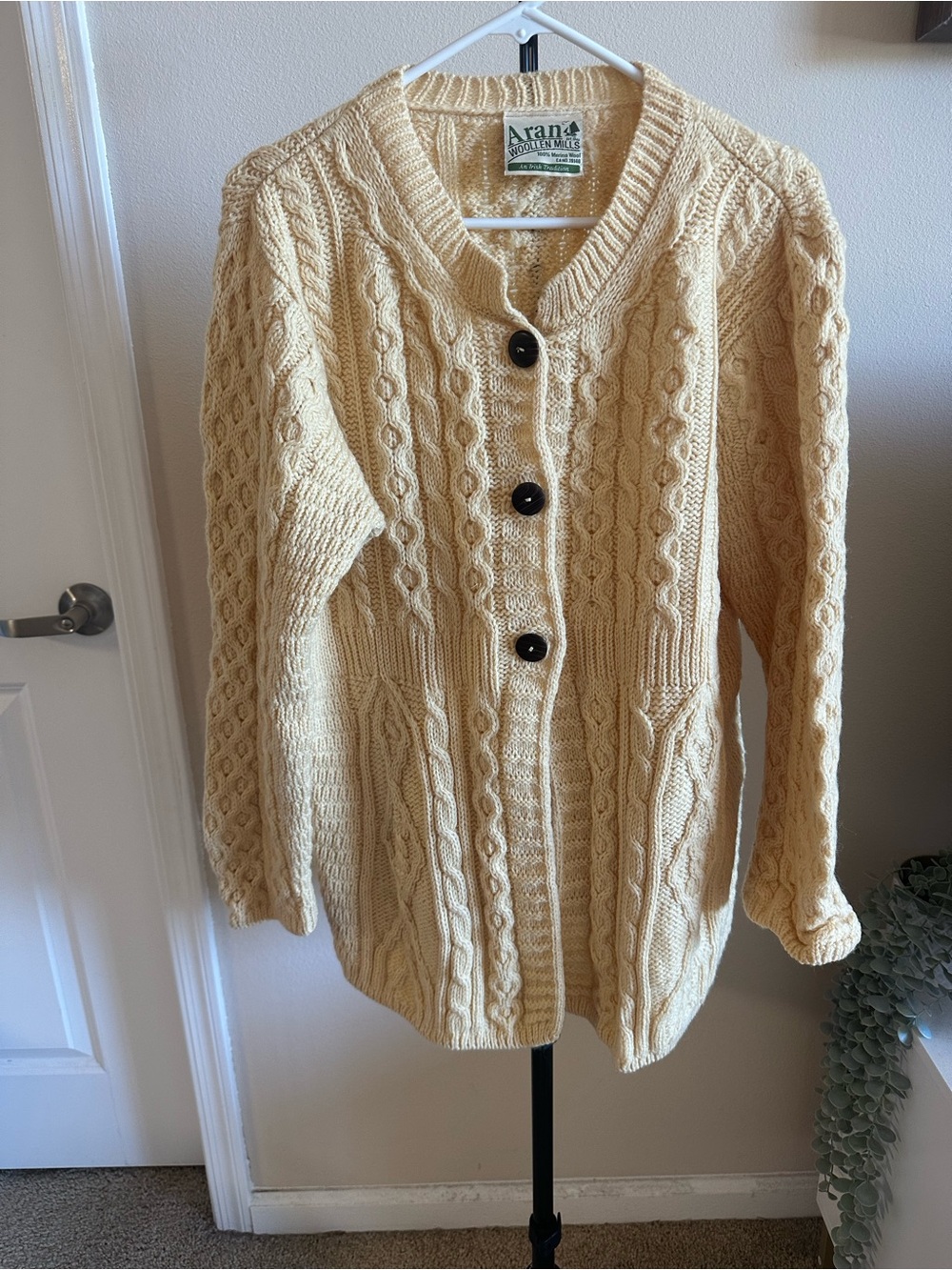 Aran Woolen Mills 100% Merino Wool Butter Yellow Cable-Knit Button Cardigan - Picture 5 of 7